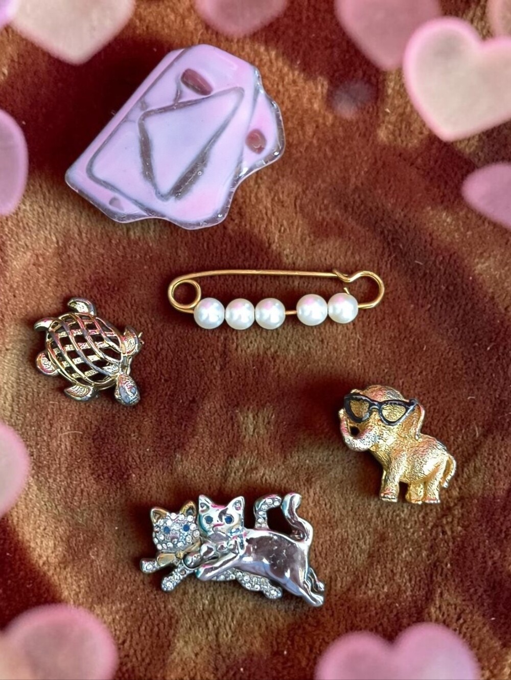 Five Brooch/Pins Lot